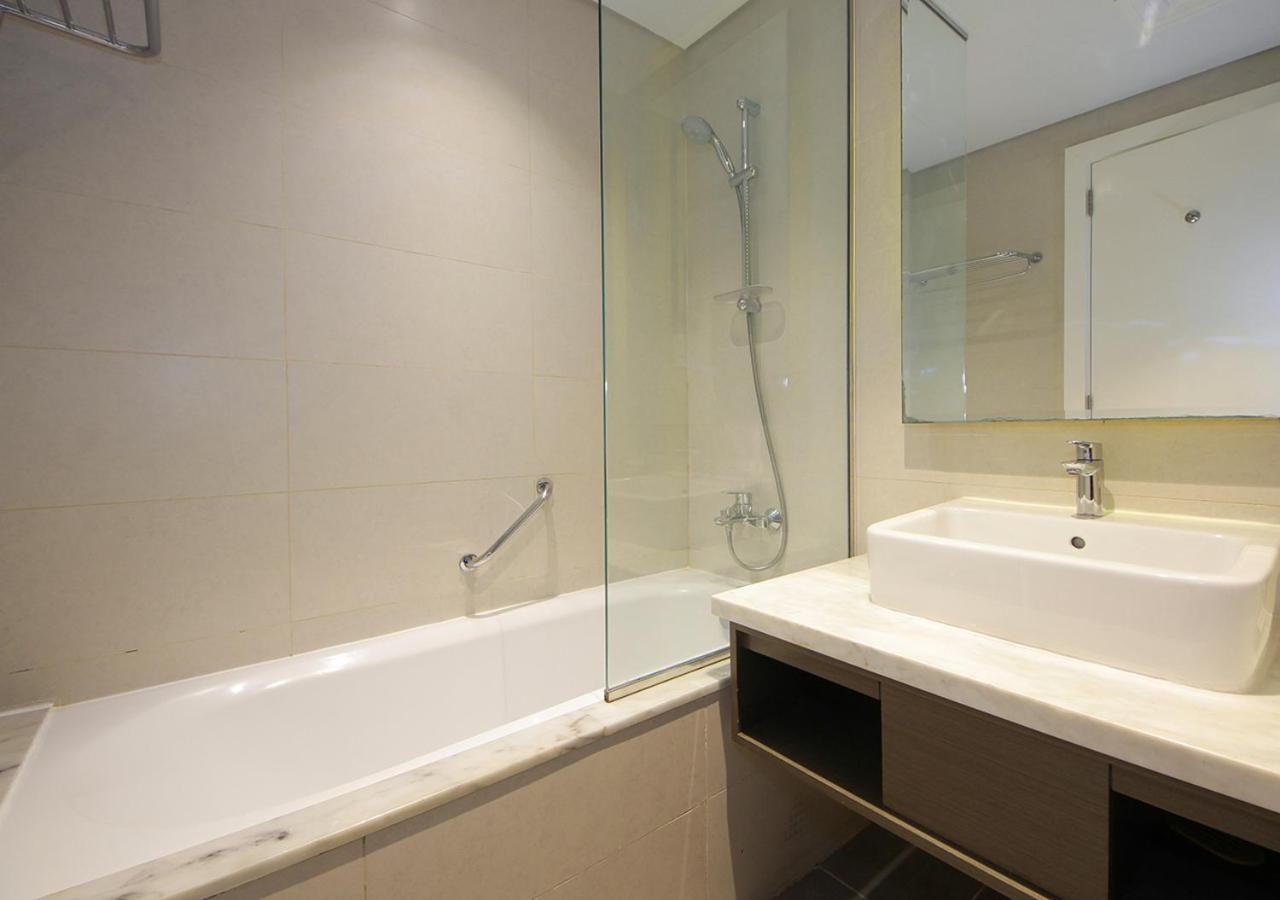Sleek & Stylish In Damac Prive, Apartment *
